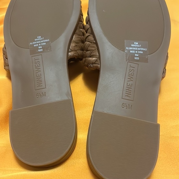 Nine West slip on brown woven sandals, new - Picture 5 of 8